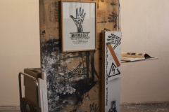 Abb.-72-2013-Mobiles-Revolutionsbuero-.-das-Verteilen-der-Manifeste-kann-so-auch-im-oeffentlichen-Raum-weiter-gehen